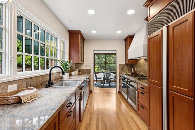 131 Montrose Rd, Berkeley, CA 94707