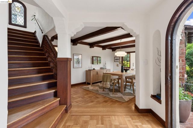 131 Montrose Rd, Berkeley, CA 94707