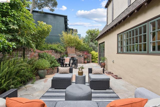 131 Montrose Rd, Berkeley, CA 94707