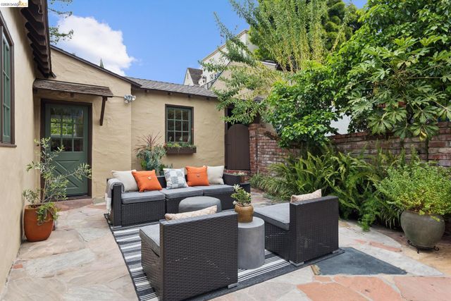 131 Montrose Rd, Berkeley, CA 94707