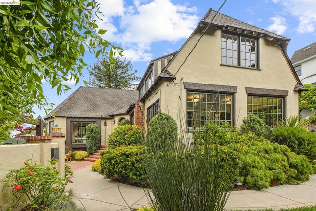 131 Montrose Rd, Berkeley, CA 94707