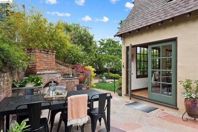 131 Montrose Rd, Berkeley, CA 94707