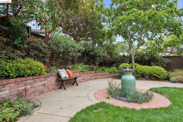 131 Montrose Rd, Berkeley, CA 94707