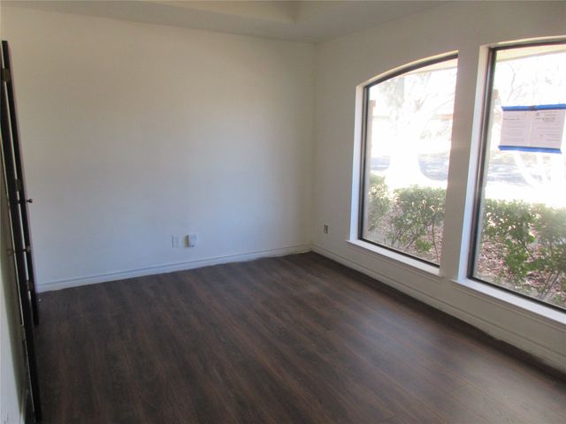 302 Cardinal Creek Drive, Duncanville, TX 75137