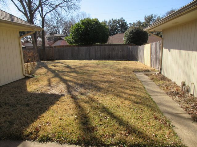 302 Cardinal Creek Drive, Duncanville, TX 75137