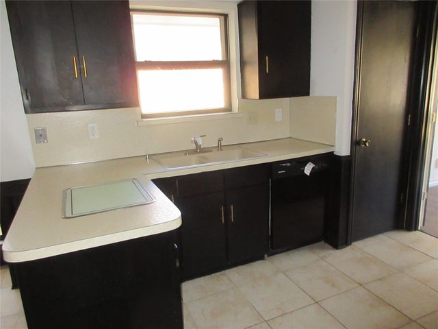 302 Cardinal Creek Drive, Duncanville, TX 75137