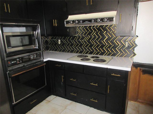 302 Cardinal Creek Drive, Duncanville, TX 75137