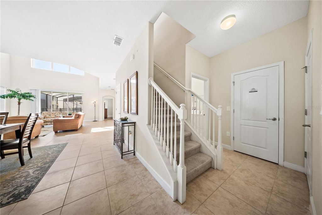 Image 11 of property listing at 8960 BISMARCK PALM RD, Kissimmee, FL 34747