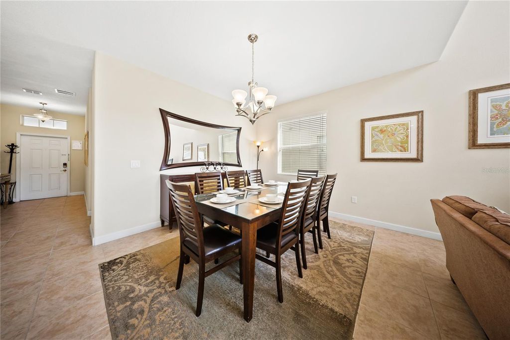 Image 15 of property listing at 8960 BISMARCK PALM RD, Kissimmee, FL 34747