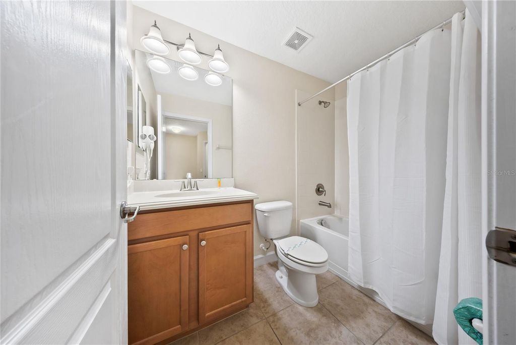 Image 53 of property listing at 8960 BISMARCK PALM RD, Kissimmee, FL 34747