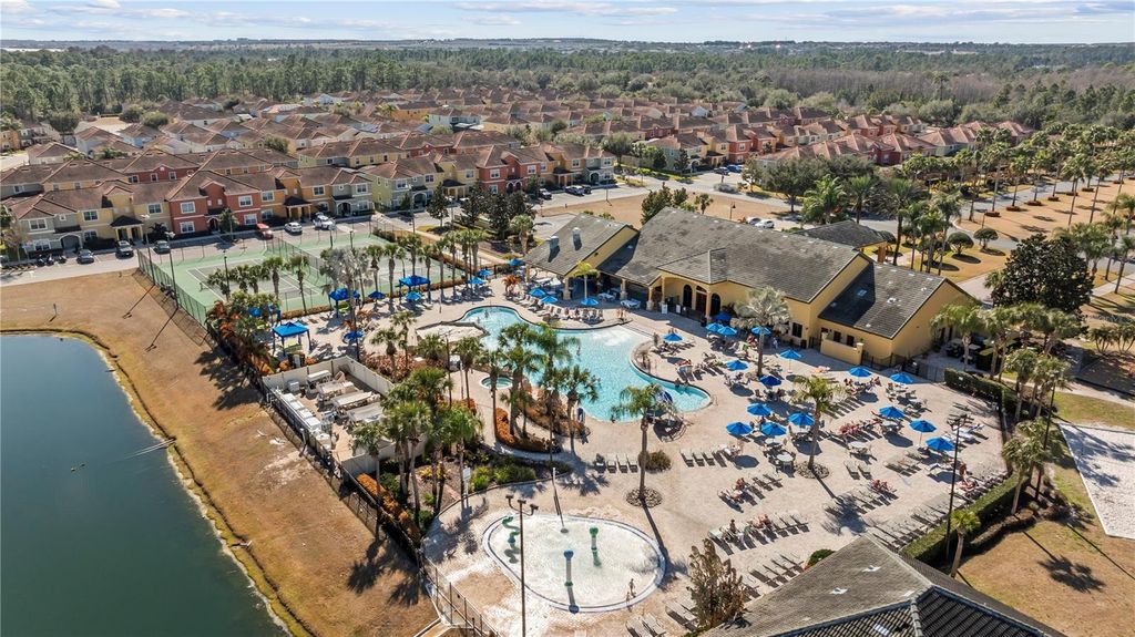 Image 76 of property listing at 8960 BISMARCK PALM RD, Kissimmee, FL 34747