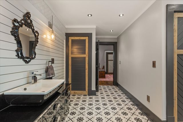 207 Main St, E, Wartrace, TN 37183