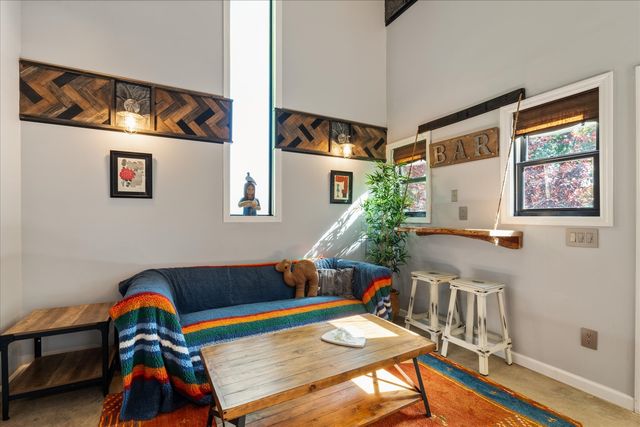 207 Main St, E, Wartrace, TN 37183