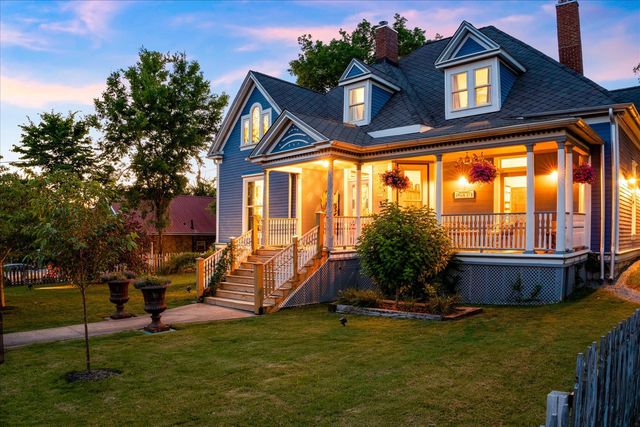 207 Main St, E, Wartrace, TN 37183