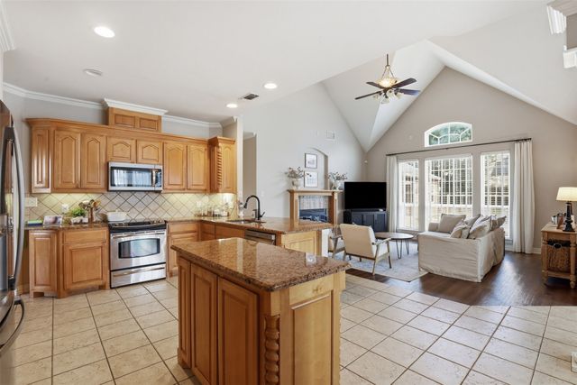 109 Palomino, Shady Shores, TX 76208