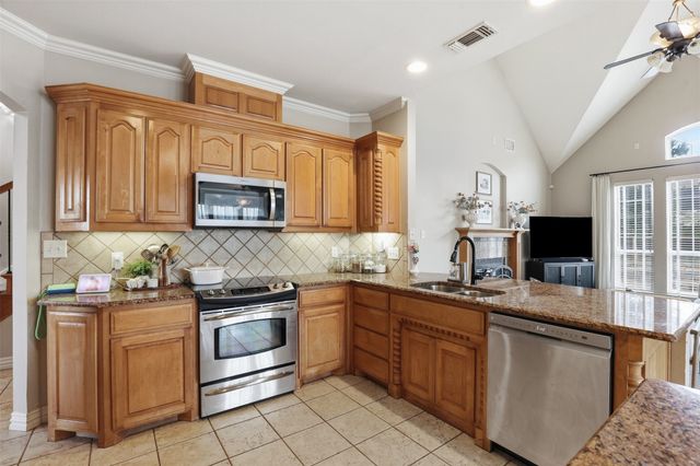109 Palomino, Shady Shores, TX 76208