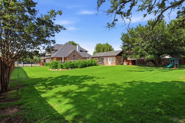 109 Palomino, Shady Shores, TX 76208