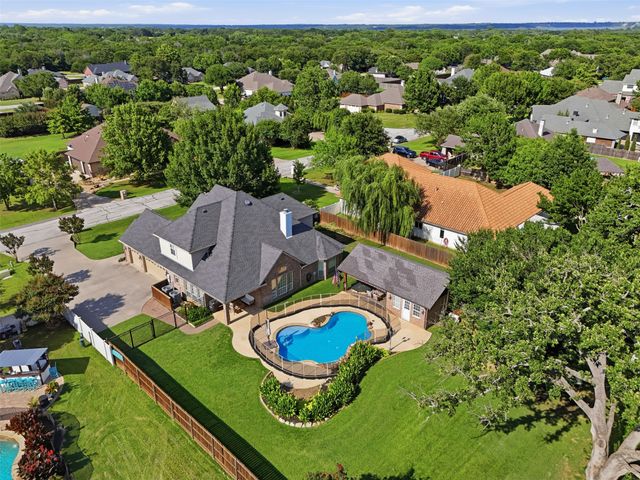109 Palomino, Shady Shores, TX 76208
