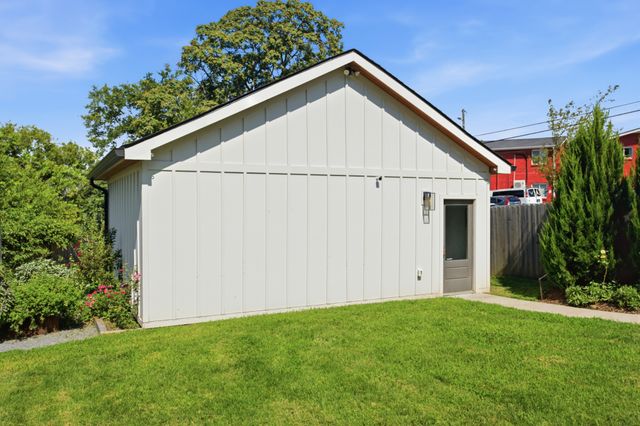 518 S 10th St, Nashville, TN 37206
