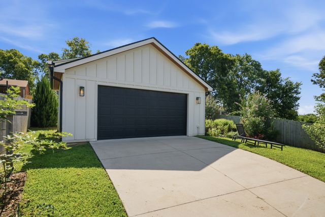 518 S 10th St, Nashville, TN 37206