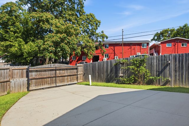 518 S 10th St, Nashville, TN 37206