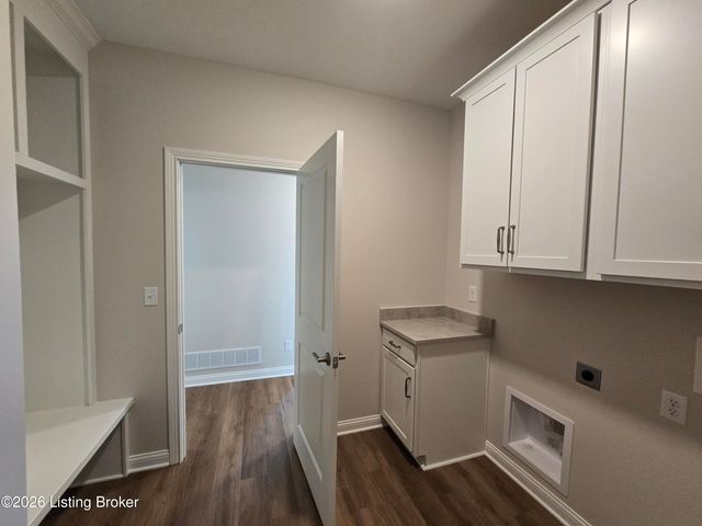 4413 Lochridge Pkwy, Louisville, KY 40299