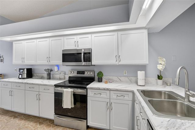 11005 KENBROOK DRIVE, Riverview, FL 33578