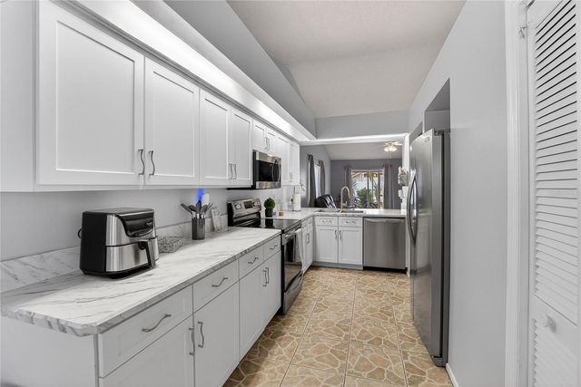 11005 KENBROOK DRIVE, Riverview, FL 33578