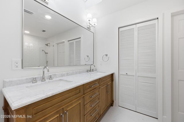 10126 W COURTYARDS Place, Jacksonville, FL 32256