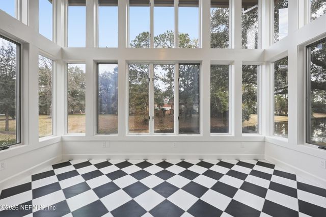 10126 W COURTYARDS Place, Jacksonville, FL 32256