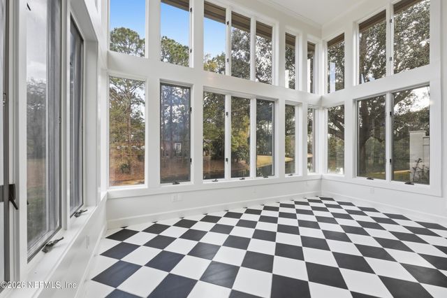 10126 W COURTYARDS Place, Jacksonville, FL 32256