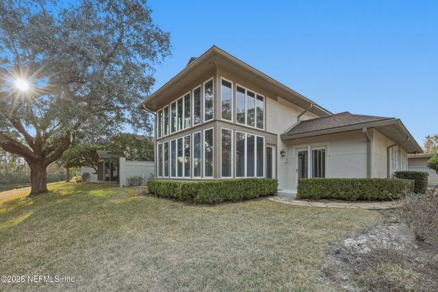 10126 W COURTYARDS Place, Jacksonville, FL 32256