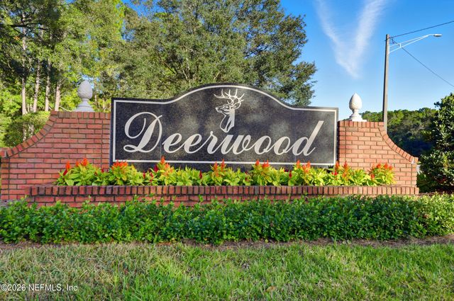 10126 W COURTYARDS Place, Jacksonville, FL 32256