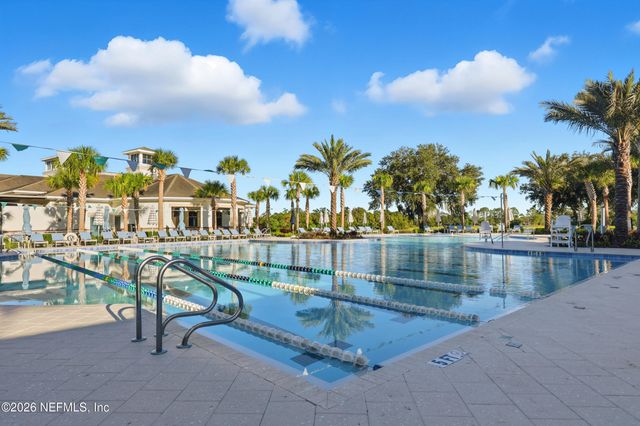 10126 W COURTYARDS Place, Jacksonville, FL 32256