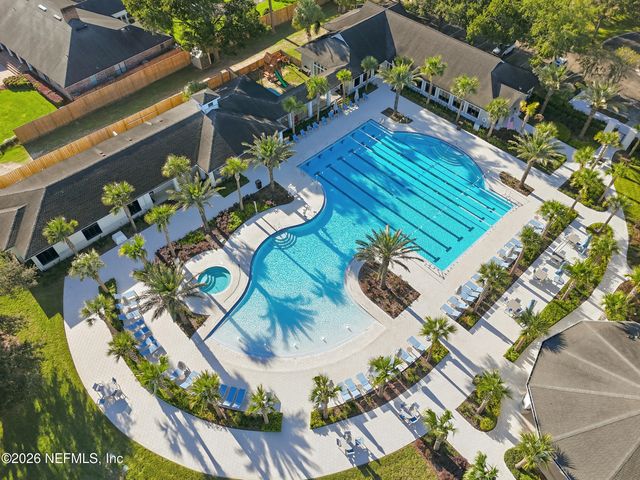 10126 W COURTYARDS Place, Jacksonville, FL 32256