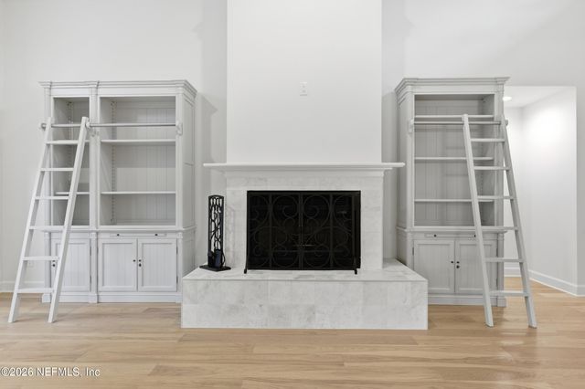 10126 W COURTYARDS Place, Jacksonville, FL 32256