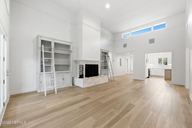 10126 W COURTYARDS Place, Jacksonville, FL 32256