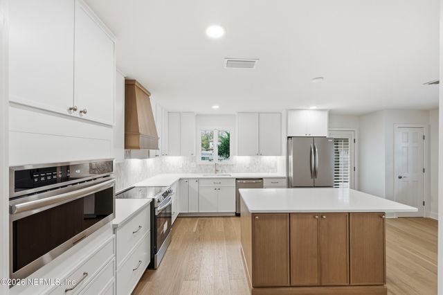 10126 W COURTYARDS Place, Jacksonville, FL 32256