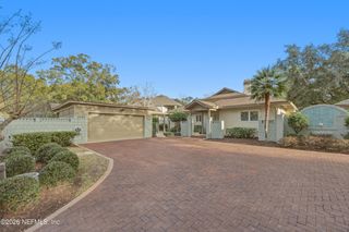 10126 W COURTYARDS Place, Jacksonville, FL 32256