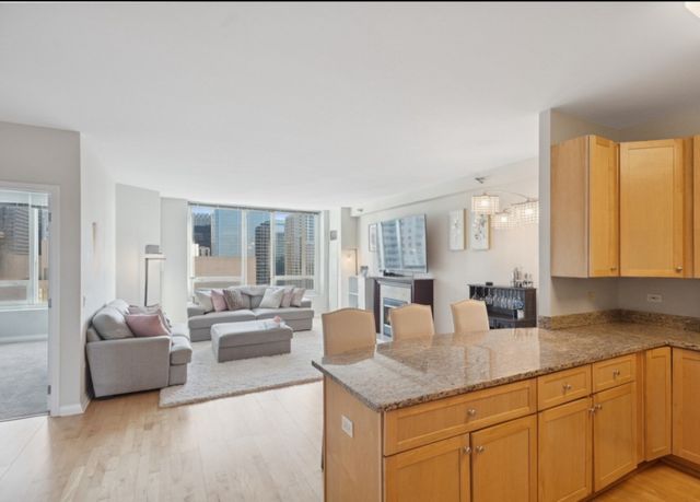 33 W Ontario Street 40D, Chicago, IL 60654