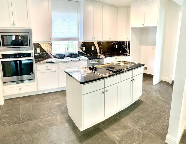 9418 Blue Jay Way, Irving, TX 75063