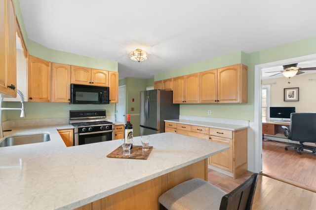 143 Hillwinds Road, Brattleboro, VT 05301