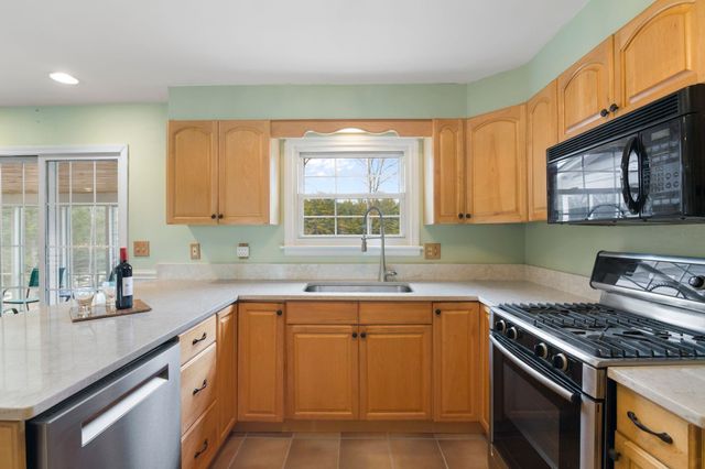 143 Hillwinds Road, Brattleboro, VT 05301