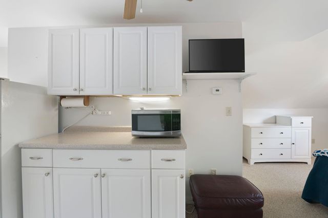 143 Hillwinds Road, Brattleboro, VT 05301