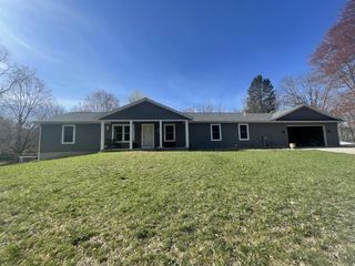 33067 School Street, Dowagiac, MI 49047