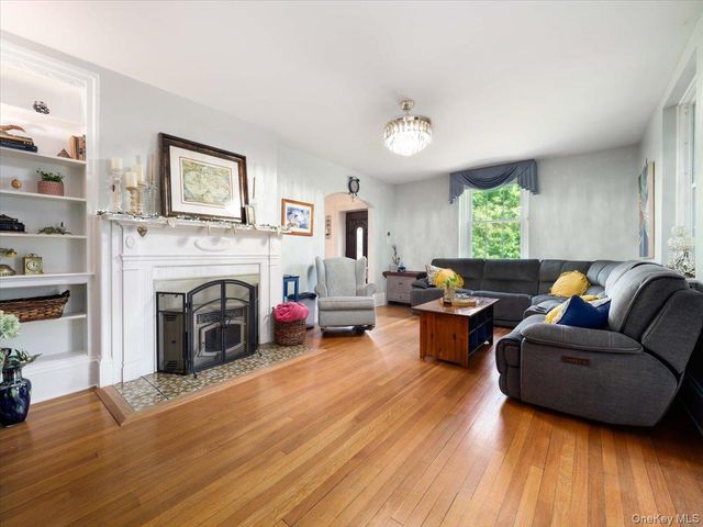 11 Viohl Way, Garnerville, NY 10923