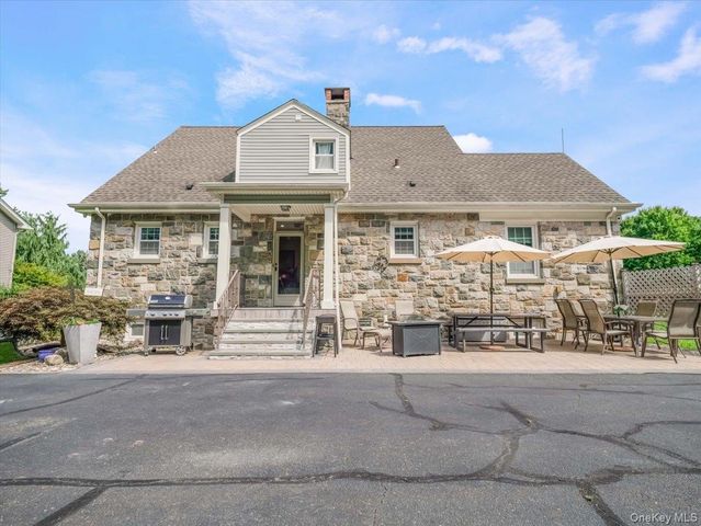 11 Viohl Way, Garnerville, NY 10923