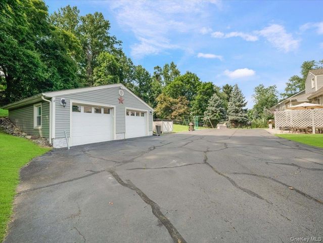 11 Viohl Way, Garnerville, NY 10923