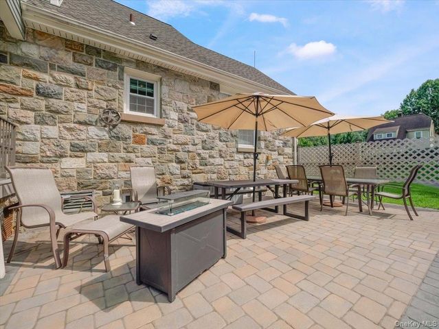 11 Viohl Way, Garnerville, NY 10923