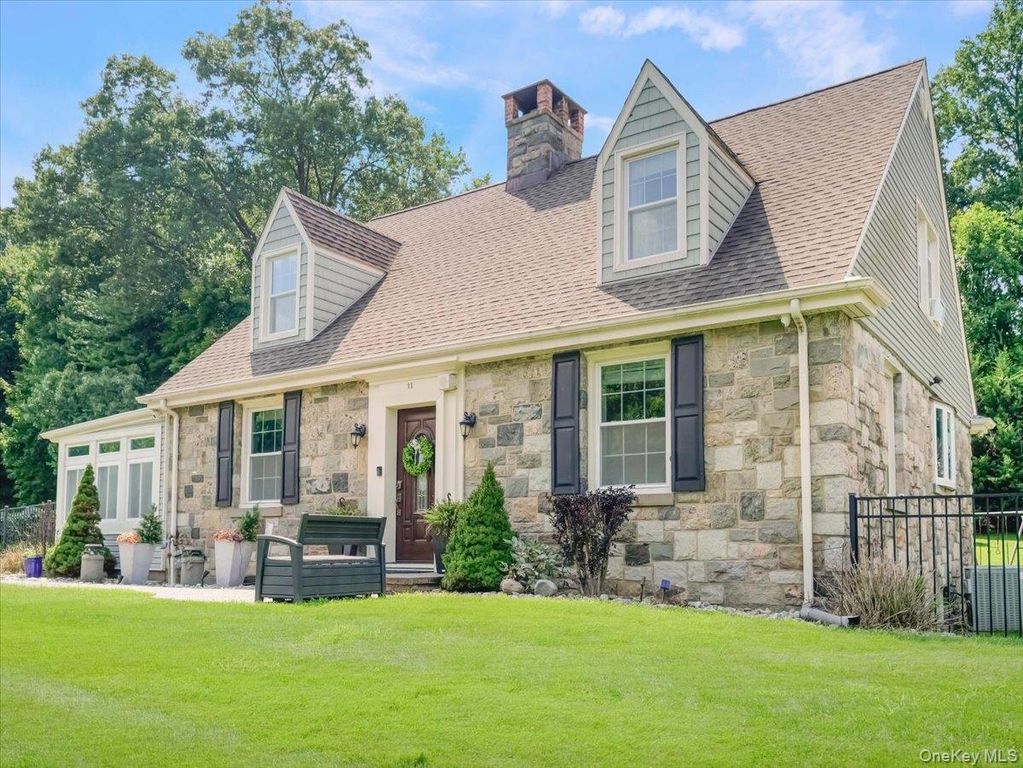11 Viohl Way, Garnerville, NY 10923 — photo 2